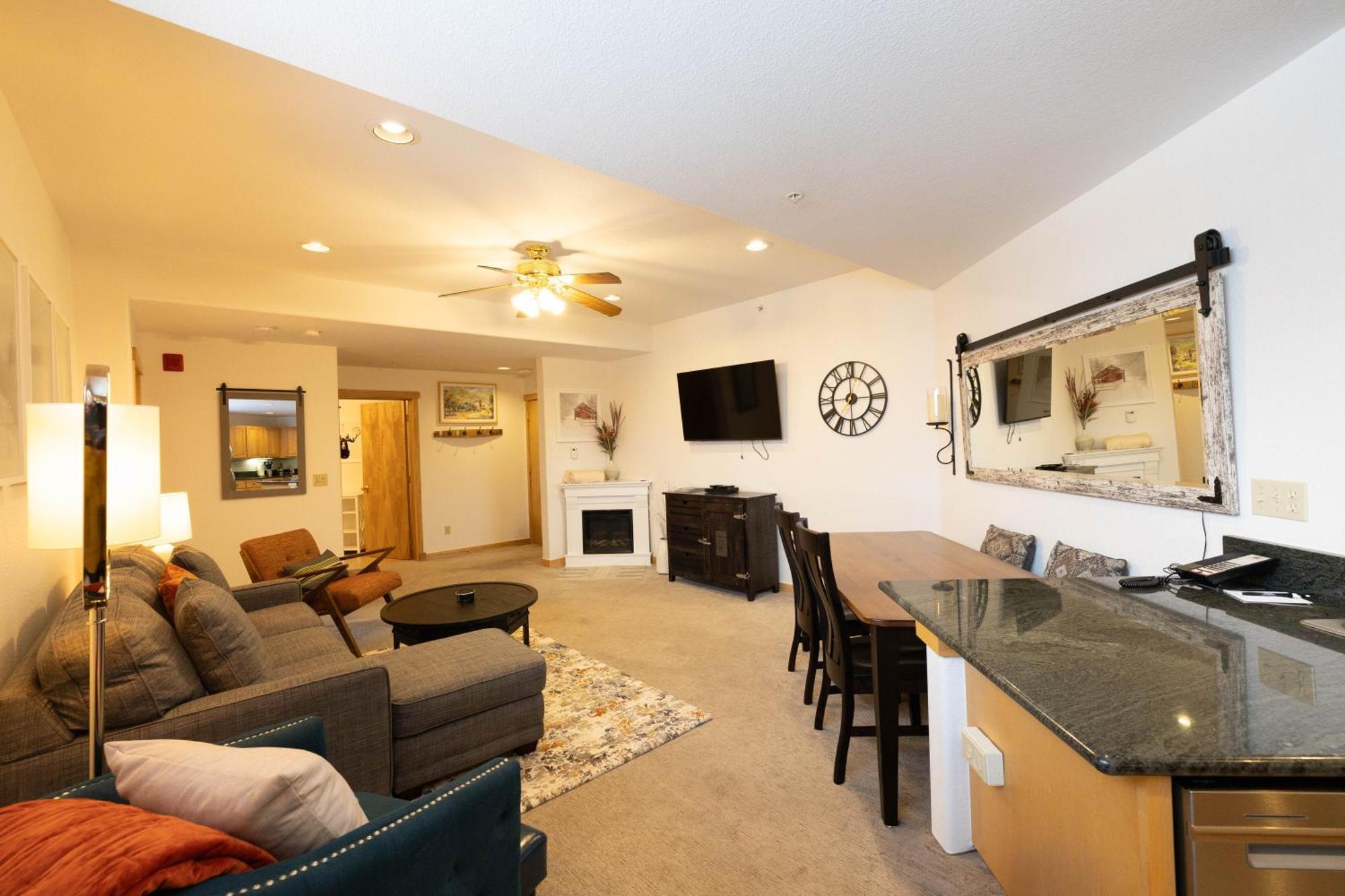 NEW! Ski-In Ski-Out Breck Condo Amenities Parking 1BR sleeps 4 Breckenridge Exterior foto